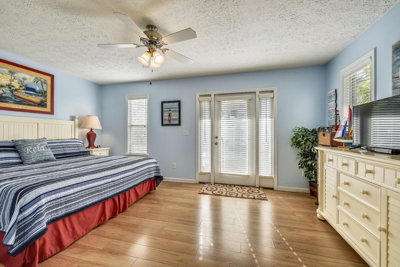 Beach Bungalow By Book That * Panama City Beach